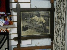 Foto con un telar vertical