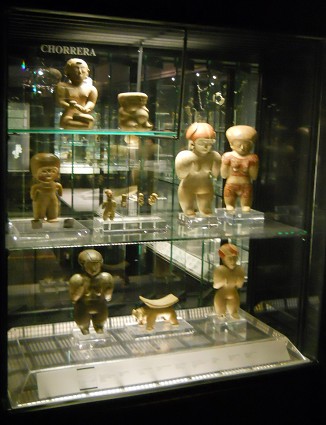 Showcase with extraterrestrial astronaut
                  gods of Chorrera culture