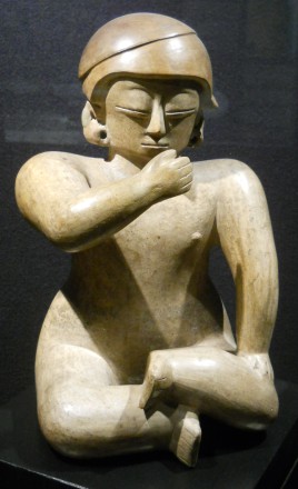 Cultura
                  Chorrera (Ecuador), dios extraterrestre astronauta 04
                  con piernas cruzadas 01