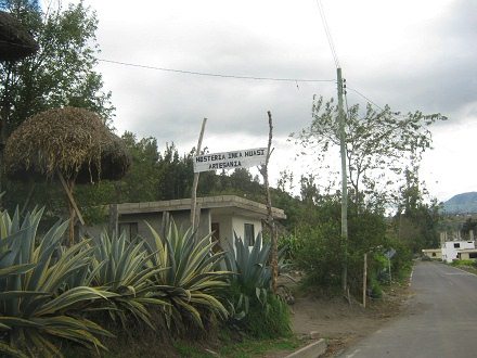 Das Schild "Hoster�a Inka
                                  Huasi - Artesan�a"
                                  ("Herberge Inkahaus -
                                  Kunsthandwerk")