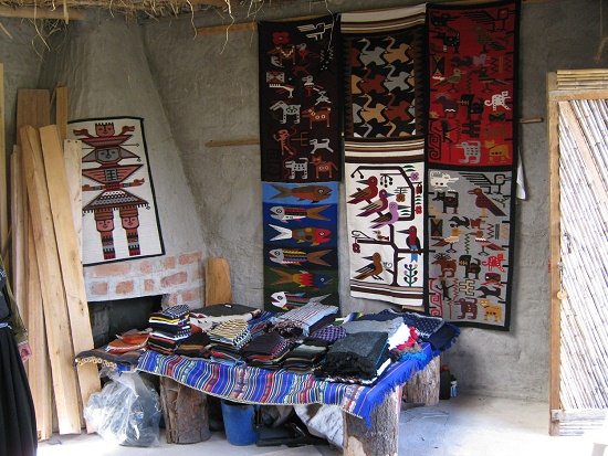 Wandteppiche und kleine
                                  Webereien