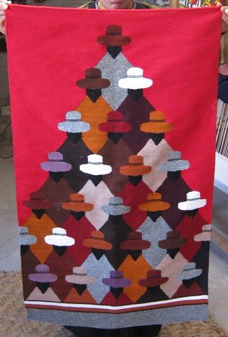 Ein grosser Wandteppich mit einer
                                  grossen Frauenkonferenz,
                                  Grossaufnahme