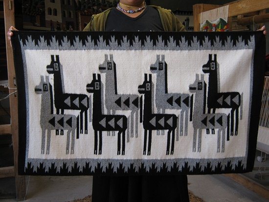 Wandteppich mit Lamas, Grossaufnahme 01