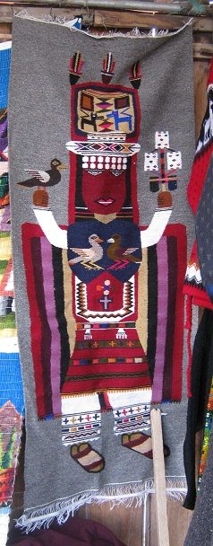 Wandteppich in Grau mit einer Inkafigur