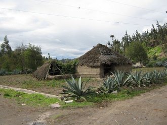 Haus mit bauf�lligem Strohdach