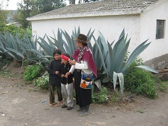 Wollzieherin mit Kindern