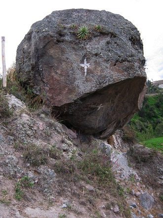 S�ngerstein mit Gesicht und Kinn, aber
                          ohne Fundament 01