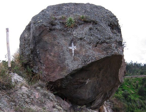 S�ngerstein mit Gesicht und Kinn, aber
                          ohne Fundament 02, Nahaufnahme