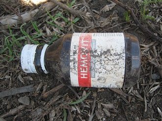 Medizinfl�schchen "Memovit",
                          ein Eisen-Vitamin-Pr�parat f�r Schwangere