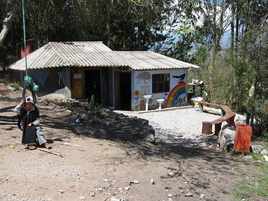 Die Schule "Katitawa", das
                            K�chenhaus "Yanuna ucu"