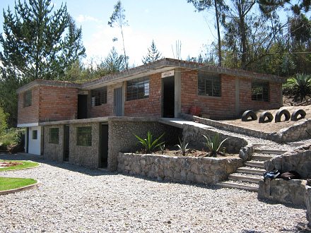 Die
                          Schule "Katitawa", das Hauptgeb�ude