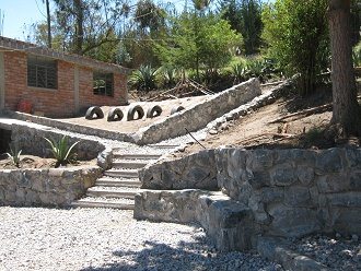 Katitawa-Schule, die Treppe in
                                  die obere Etage