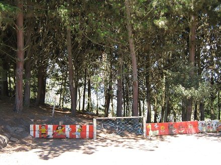 Sportplatz 03, bemalte Banden 02