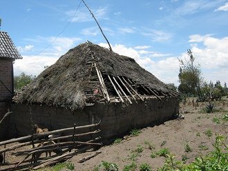 Hof mit Haus ohne Dach