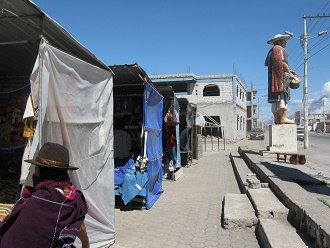 Weberei-Ausstellung, das Denkmal von der Seite