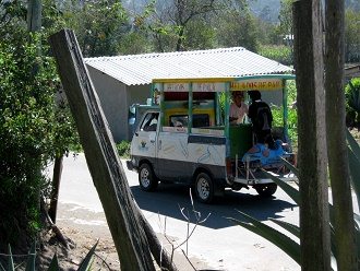 Glacewagen (Eiswagen) in Salasaca-Huasalata