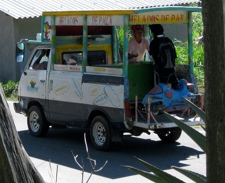 Glacewagen (Eiswagen) in Salasaca-Huasalata,
                  Nahaufnahme