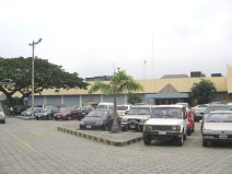 Guayaquil, el centro
                                      comercial "Policentro",
                                      la entrada, foto panor�mica 01