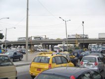 Guayaquil, un viaducto de la Avenida de
                            las Am�ricas (01), ver el plano de la
                            ciudad, parte del norte de Guayaquil