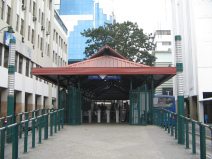 Guayaquil, un paradero moderno del
                          sistema Metrov�a, con gran rampa sin escalera