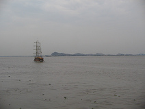 Barco de pirata en el Ro Daule en
                        Guayaquil (04)