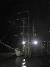 Guayaquil, malecn 2000, el barco pirata de
                        frente
