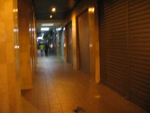 Guayaquil, Calle Sucre en la noche, calles
                        vac�as en el centro