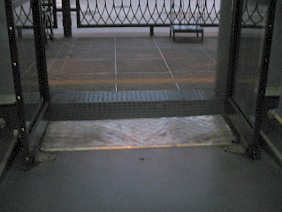 Guayaquil, la rampa con la entrada sin escal�n del
            sistema Metrov�a (01)