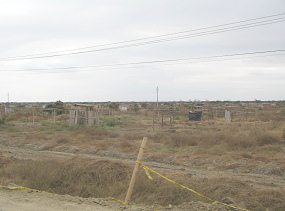 Panamericana zwischen Machala und
                          Huaquillas, Holzh�tten (01)