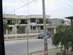 Huaquillas, Villa