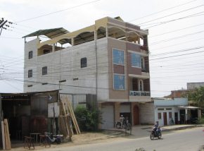 Huaquillas, grosses Haus
                                    (Villa)