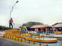 Ziegelbrennereidenkmal in
                                    Huaquillas