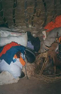 Casa de sal�n 03: bolsas con ropa