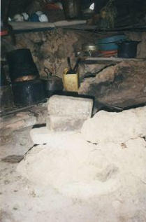 Kessel mit Feuerstell im Feuerhaus