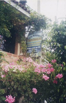 Plaza Santa Ana, la casa de la familia
                          Gallardo, placa