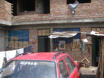 Eso es el patio de la casa avenida Las
                        Palmeras no. 301