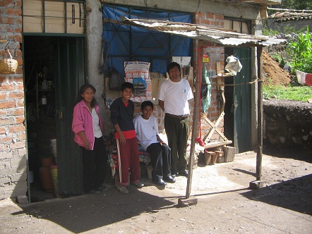 Victoria, Ciriaco y los dos hijos