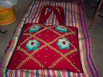 Bolsa bordada