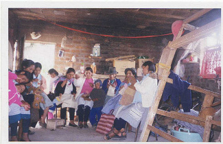 Equipo en un semic�rculo 02