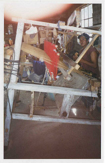 Trabajador al telar 03