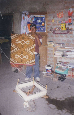 Trabajador con tapiz