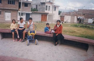 Playground Prolongaci�n Libertad, group of
                        persons