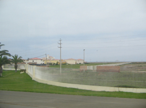 Panamericana en la llanura, mar con
                          islas