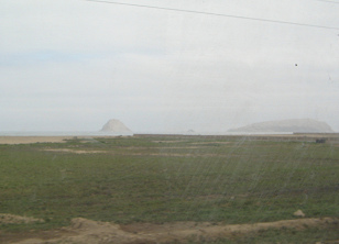 Panamericana en la llanura, mar con
                          islas