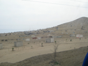 Panamericana Sur, cerros de desierto
                          ocupado 02