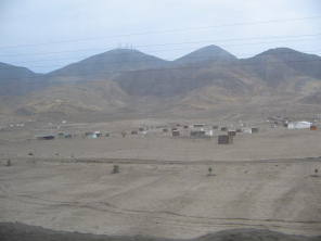 Panamericana Sur, cerros de desierto
                          ocupado 04