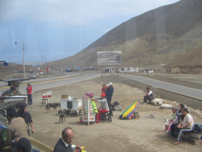 Panamericana Sur, cruce con gente
                          esperando 03