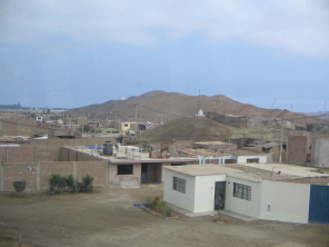 Panamericana Sur, lugar con calles en
                          tierra con cerros 04