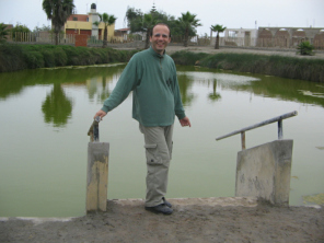 Chilca,
Michael Palomino cerca de la laguna medicinal
no. 3 (01) Chilca, Michael Palomino cerca de la
laguna medicinal no. 3 (01)