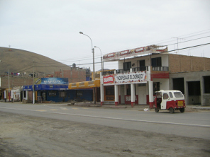 Chilca, hospedaje "El Dorado"
                          al lado de la laguna medicinal no. 1